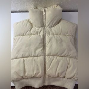 Cream cropped puffer vest